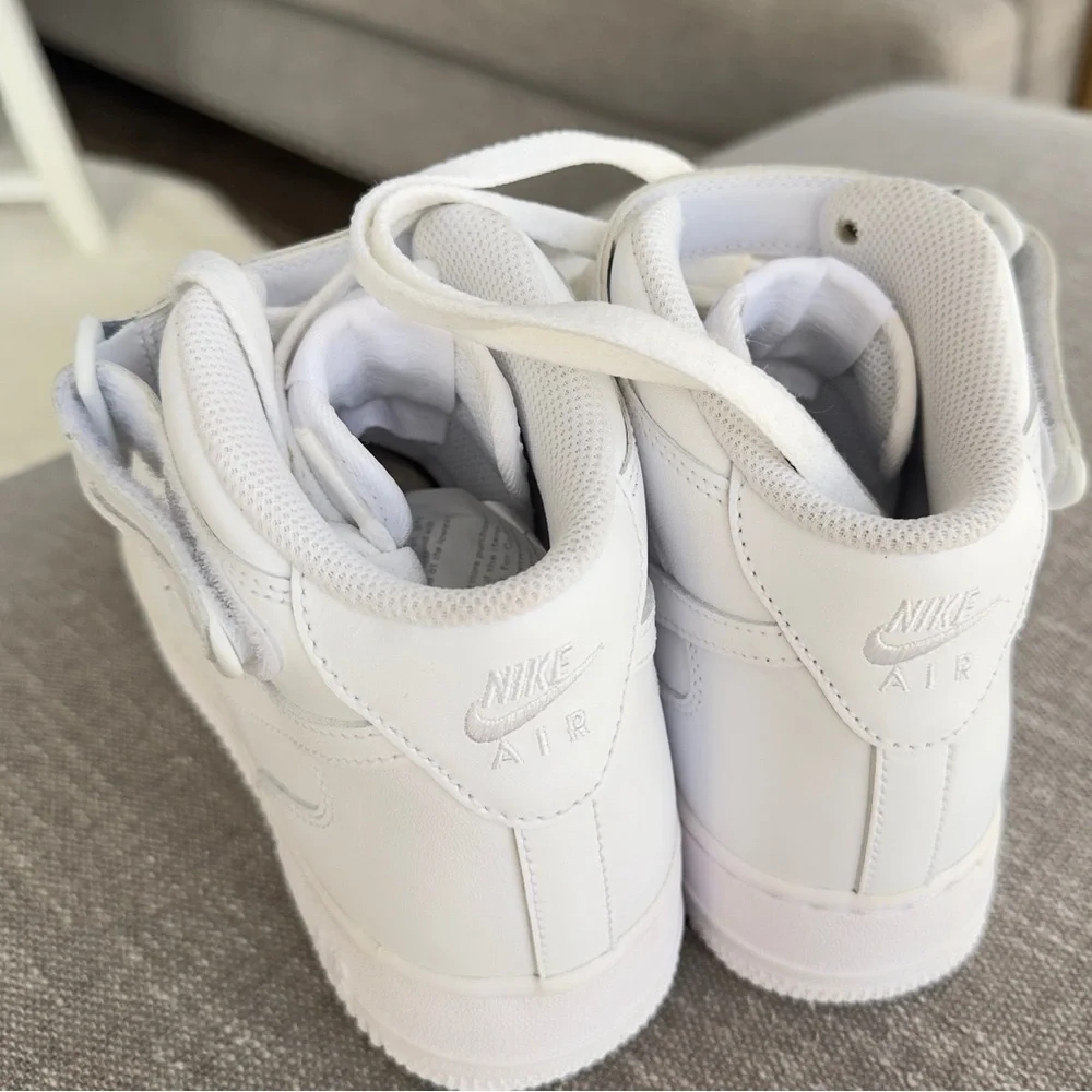 NIKE AIR FORCE 1 MID White High-Top Sneakers - Picture 9 of 9